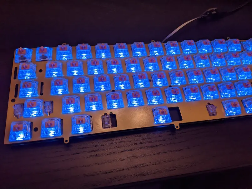RGB lighting confirmed, tested with QMK and VIA